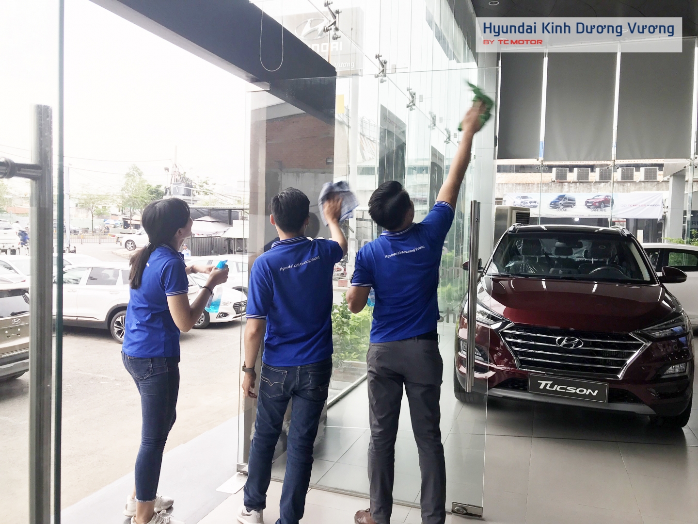 [CUỐI TUẦN SÔI ĐỘNG] - CB.CNV HYUNDAI KINH DƯƠNG VƯƠNG TỔNG VỆ SINH KHUÔN VIÊN CÔNG TY