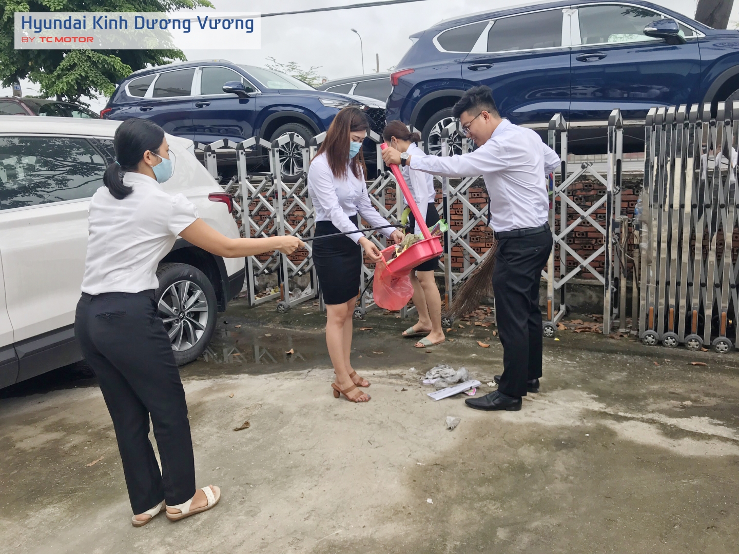 [CUỐI TUẦN SÔI ĐỘNG] - CB.CNV HYUNDAI KINH DƯƠNG VƯƠNG TỔNG VỆ SINH KHUÔN VIÊN CÔNG TY