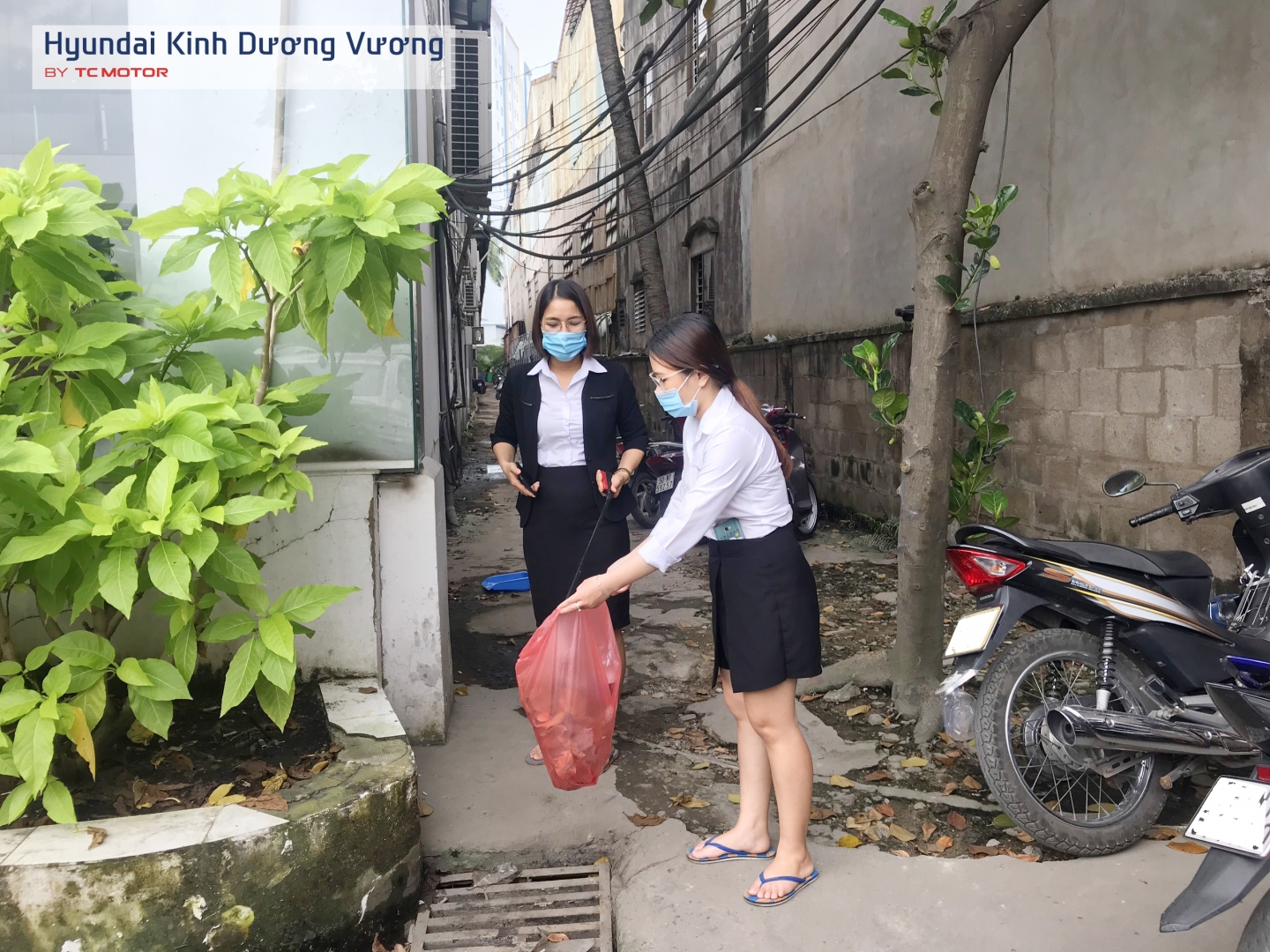 [CUỐI TUẦN SÔI ĐỘNG] - CB.CNV HYUNDAI KINH DƯƠNG VƯƠNG TỔNG VỆ SINH KHUÔN VIÊN CÔNG TY