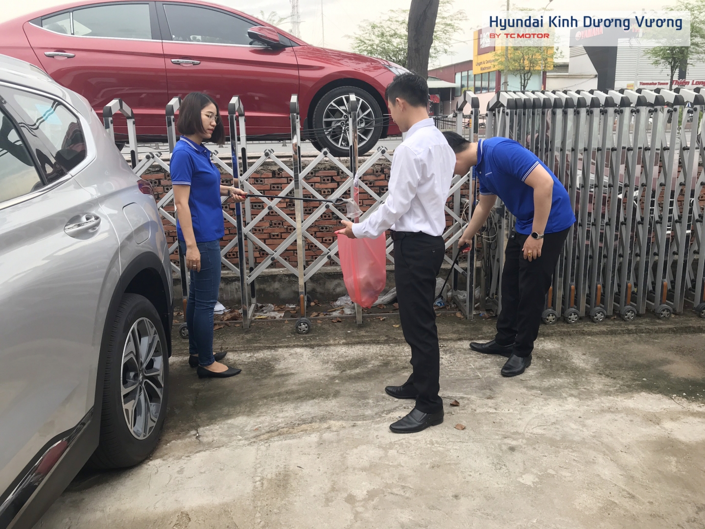 [CUỐI TUẦN SÔI ĐỘNG] - CB.CNV HYUNDAI KINH DƯƠNG VƯƠNG TỔNG VỆ SINH KHUÔN VIÊN CÔNG TY