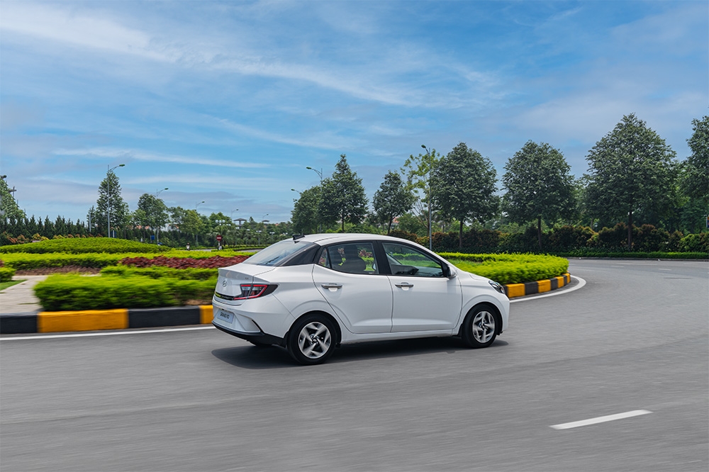 Hyundai Grand i10 Sedan 1.2 AT Tiêu Chuẩn 2024