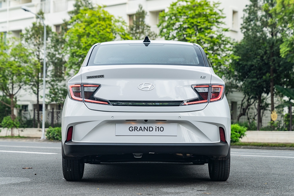 Hyundai Grand i10 Sedan 1.2 AT Tiêu Chuẩn 2024