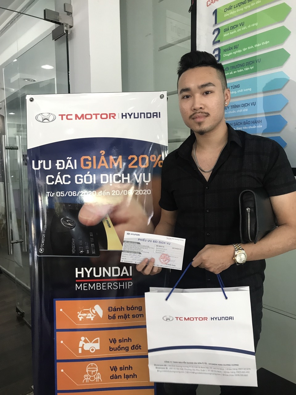 QUÀ TẶNG TRAO TAY DÀNH CHO HỘI VIÊN HYUNDAI TẠI KINH DƯƠNG VƯƠNG