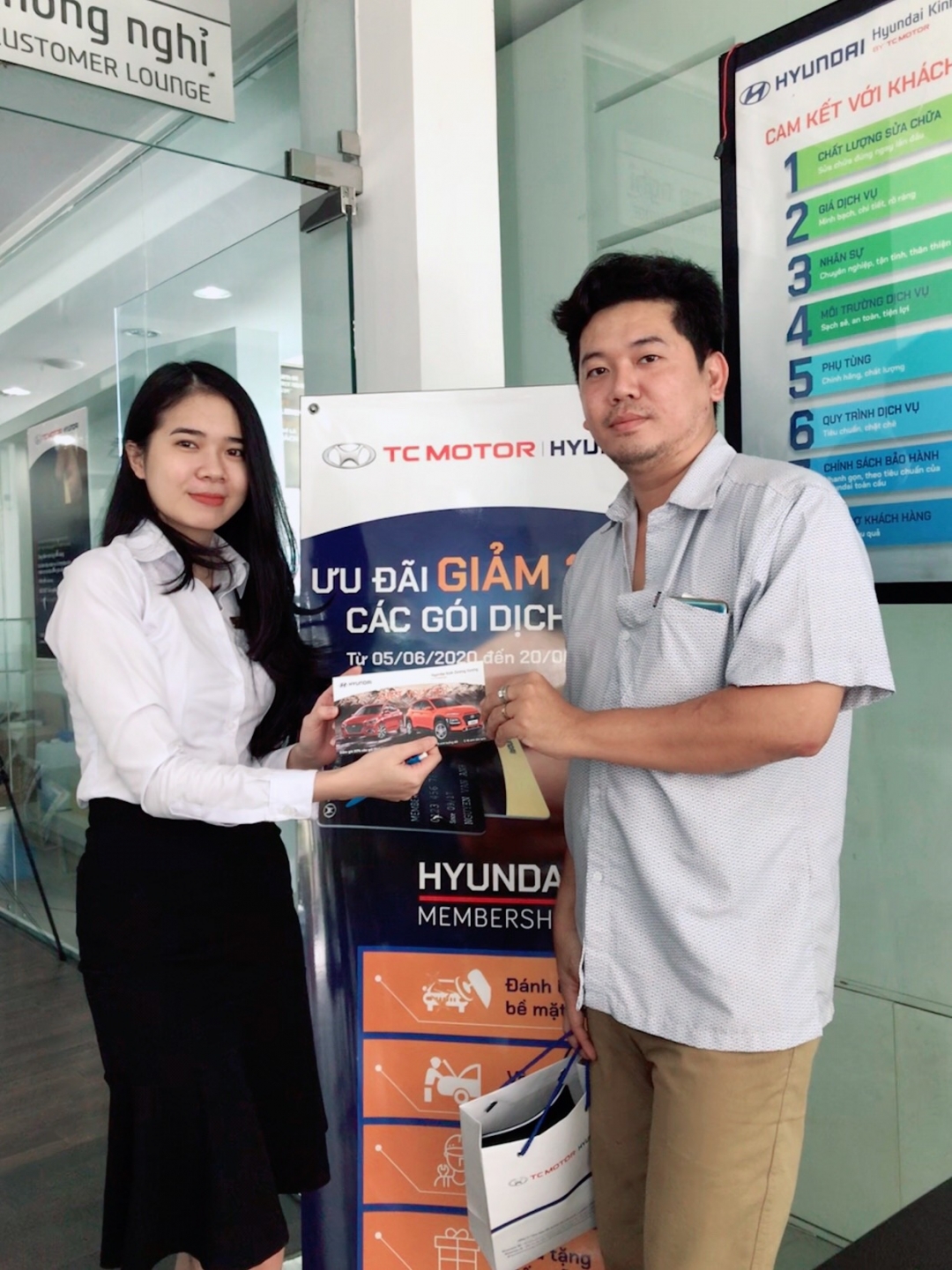 QUÀ TẶNG TRAO TAY DÀNH CHO HỘI VIÊN HYUNDAI TẠI KINH DƯƠNG VƯƠNG